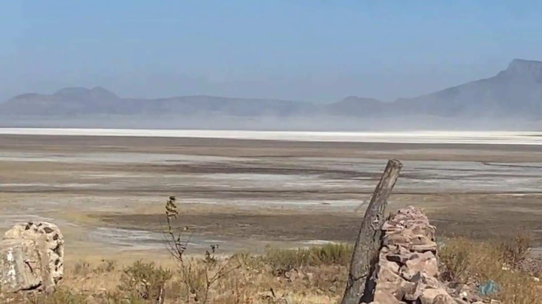 laguna contaminada